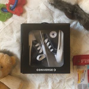 ❌Sold!👟 NIB BABY NAVY BLUE CONVERSE SIZE 1